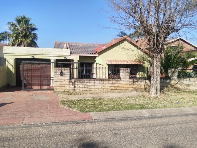 House for sale in Waterkloof, Gauteng