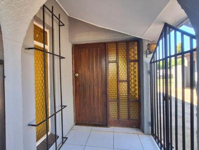 House for sale in Klerksdorp, Matlosana Local Municipality