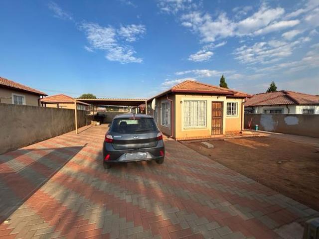 House for rent in Waterkloof, Gauteng