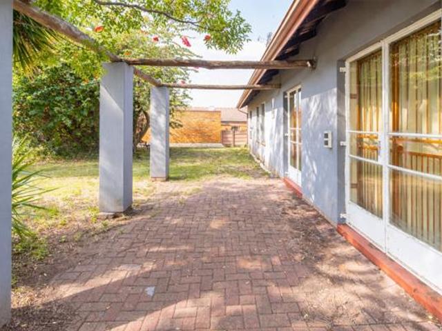 House for sale in Hartbeespoort Dam Nature Reserve, North West