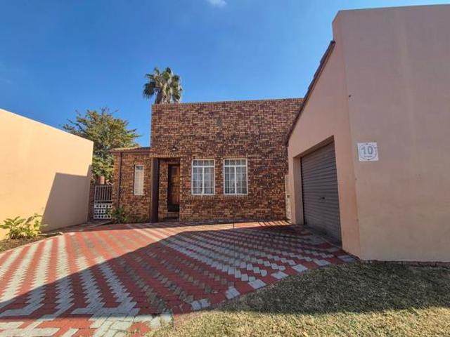 House for sale in Hartbeespoort Dam Nature Reserve, North West