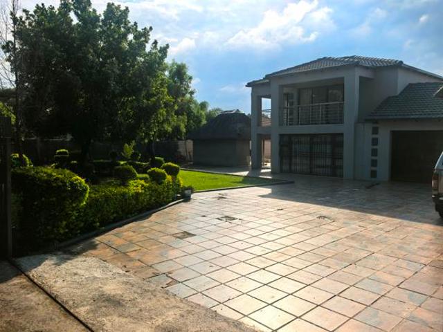House for sale in Hartbeespoort Dam Nature Reserve, North West