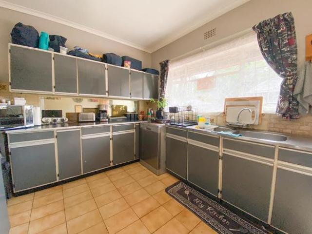 House for sale in Hartbeespoort Dam Nature Reserve, North West