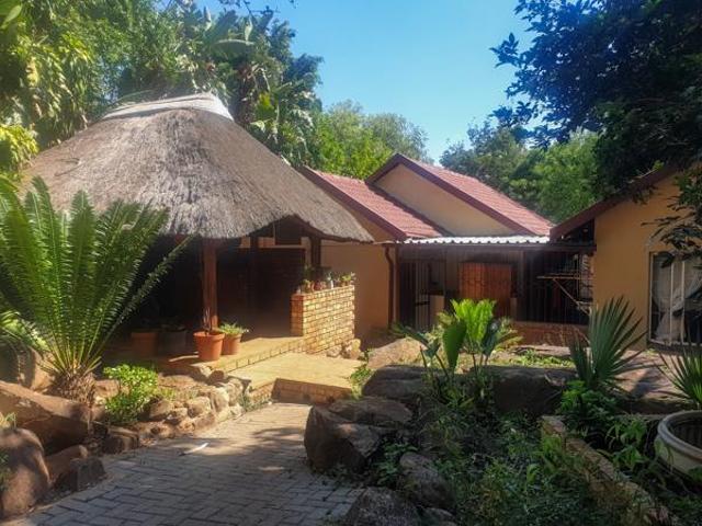 House for sale in Hartbeespoort Dam Nature Reserve, North West