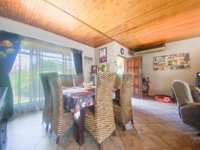 House for sale in Hartbeespoort Dam Nature Reserve, North West