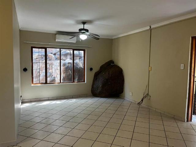 House for sale in Hartbeespoort Dam Nature Reserve, North West