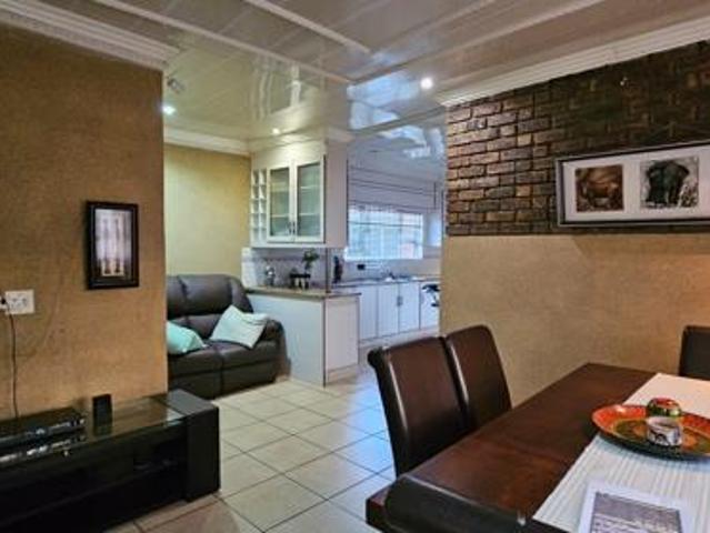 House for sale in Hartbeespoort Dam Nature Reserve, North West