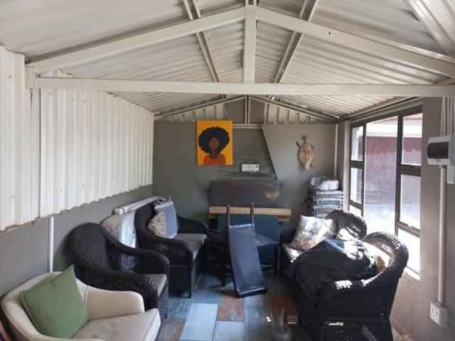 House for sale in Hartbeespoort Dam Nature Reserve, North West