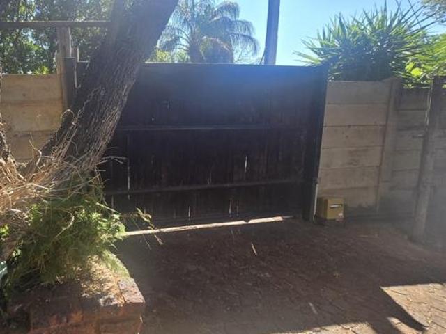 House for sale in Hartbeespoort Dam Nature Reserve, North West