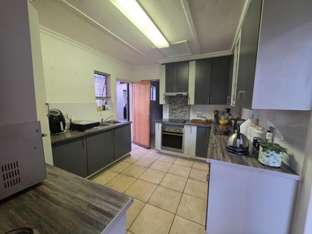 House for rent in Waterkloof, Gauteng