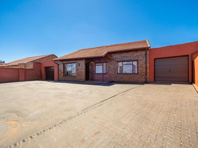 House for sale in Soweto, City of Johannesburg Metropolitan Municipality