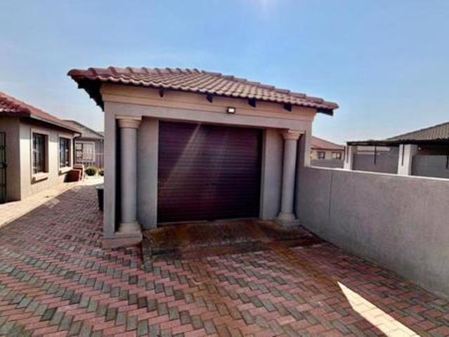 House for sale in Klerksdorp, Matlosana Local Municipality