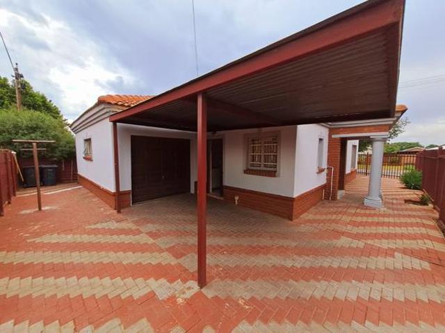House for rent in Waterkloof, Gauteng