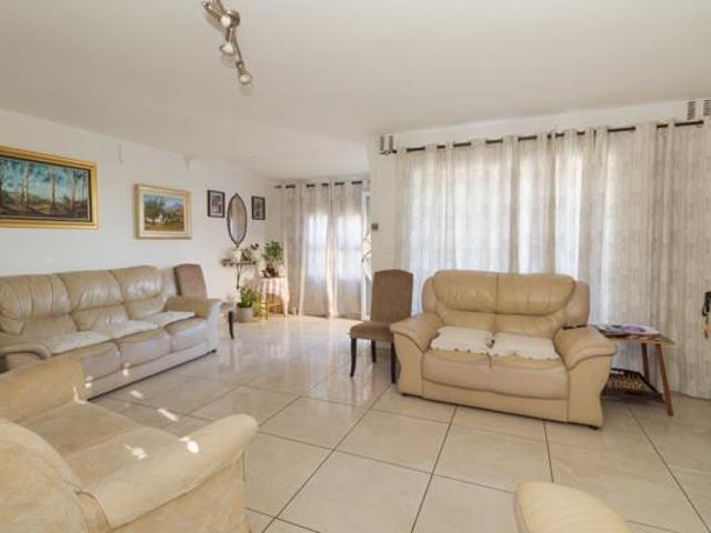 House for sale in Cape Town, Western Cape
