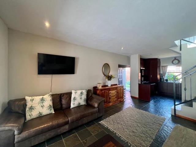 House for rent in Waterkloof, Gauteng