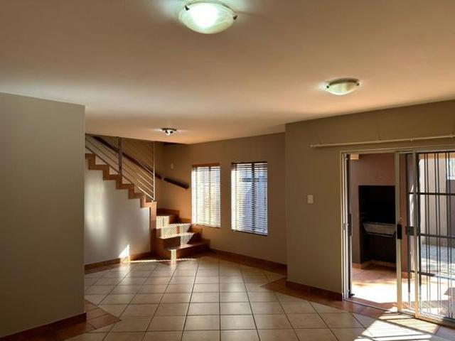 House for rent in Waterkloof, Gauteng