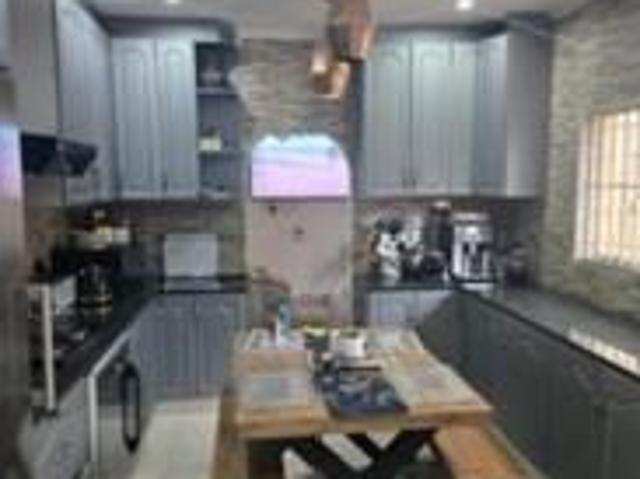 House for rent in Waterkloof, Gauteng