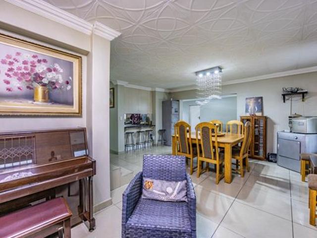 House for rent in Waterkloof, Gauteng
