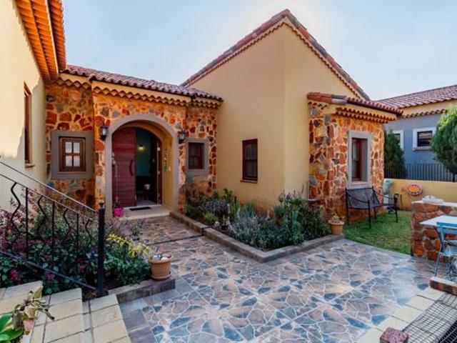 House for sale in North West