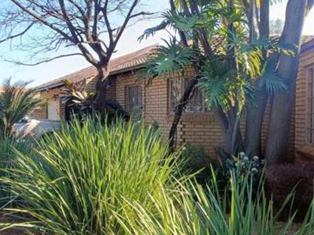 House for rent in Waterkloof, Gauteng