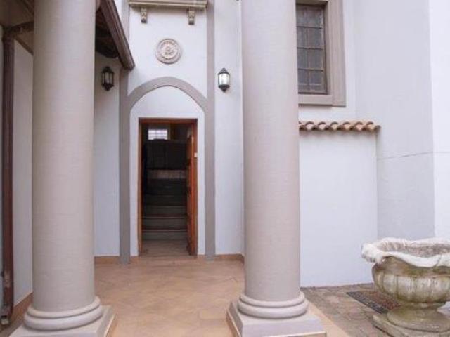 House for rent in Waterkloof, Gauteng