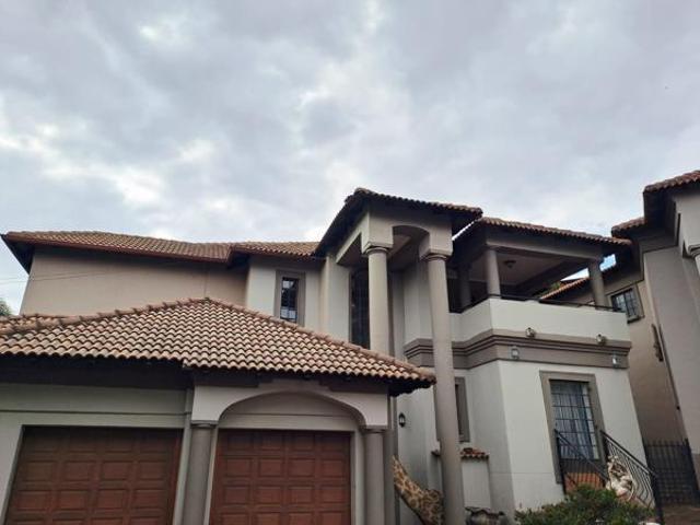 House for rent in Waterkloof, Gauteng