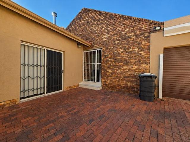 House for rent in Waterkloof, Gauteng
