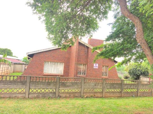 House for sale in Newcastle Local Municipality, Amajuba District Municipality