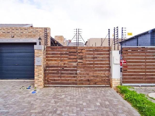 House for sale in Port Elizabeth, Eastern Cape
