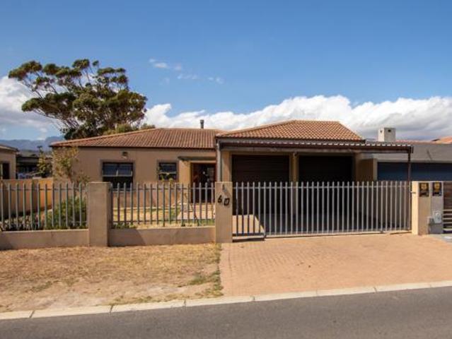 House for sale in Cape Town, Western Cape