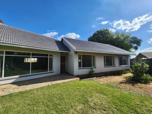 House for rent in Farrarmere, Ekurhuleni