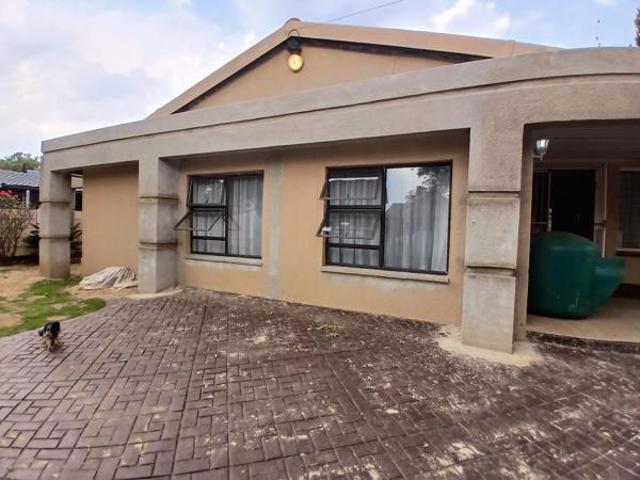 House for rent in Farrarmere, Ekurhuleni