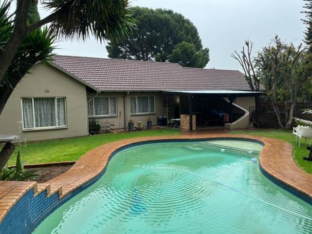 House for rent in Farrarmere, Ekurhuleni