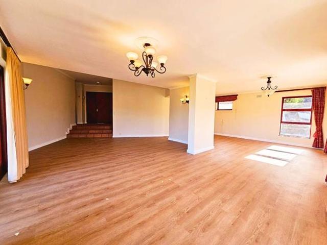 House for sale in Cape Town, Western Cape