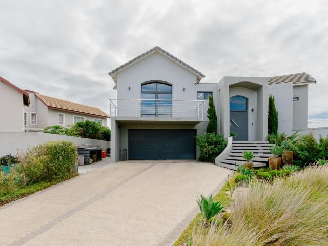 House for sale in Baardskeerdersbos, Western Cape