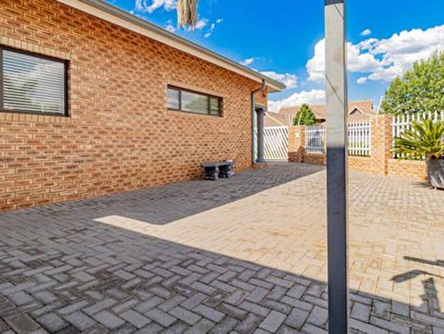House for sale in Dr Kenneth Kaunda, North West