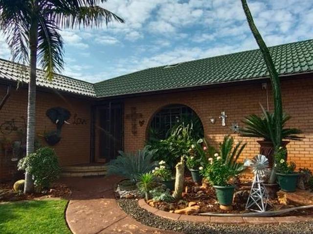 House for sale in Waterkloof, Gauteng