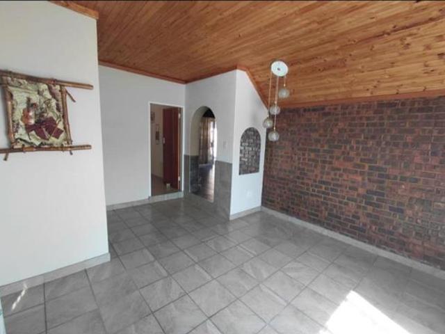 House for rent in Waterkloof, Gauteng