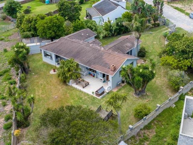 House for sale in Bushmans River Mouth, Eastern Cape