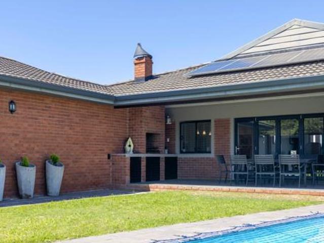 House for sale in Bushmans River Mouth, Eastern Cape