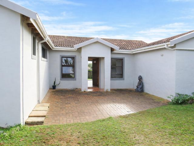 House for sale in Bushmans River Mouth, Eastern Cape