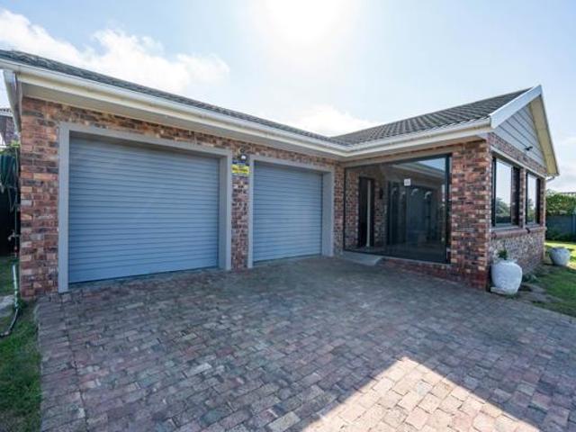 House for sale in Bushmans River Mouth, Eastern Cape