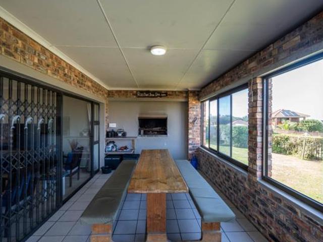 House for sale in Bushmans River Mouth, Eastern Cape