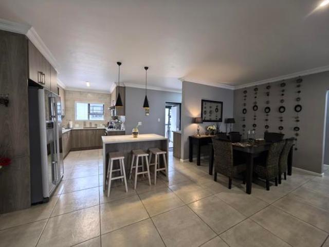House for sale in Jeffreys Bay, Kouga Local Municipality