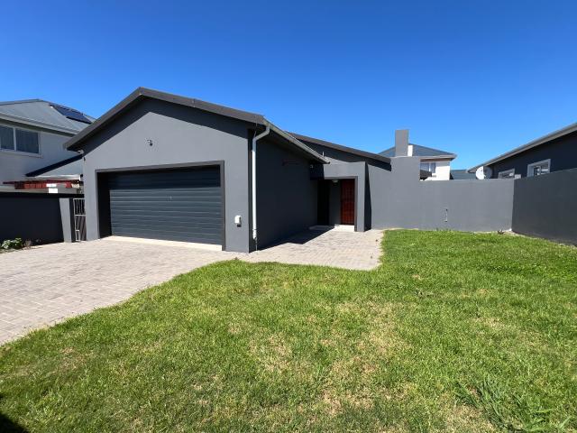 House for sale in Jeffreys Bay, Kouga Local Municipality