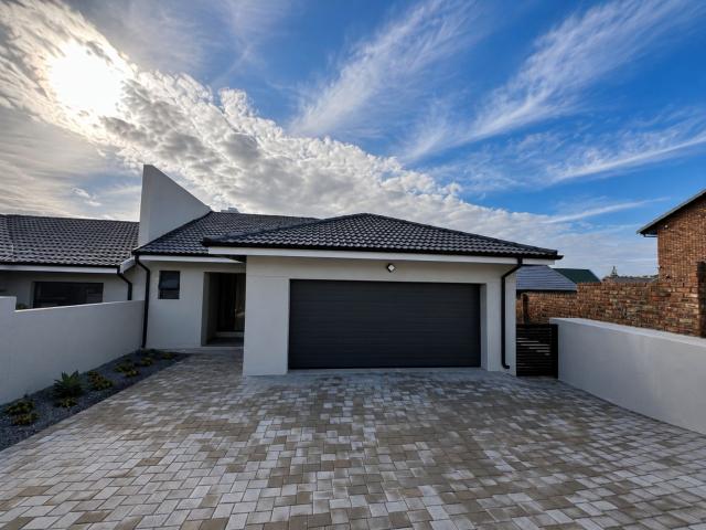 House for sale in Groot Brak Rivier, Western Cape