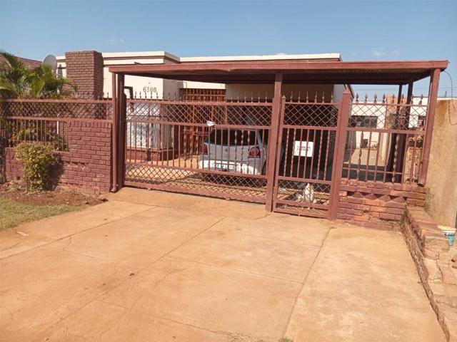 House for sale in Waterkloof, Gauteng