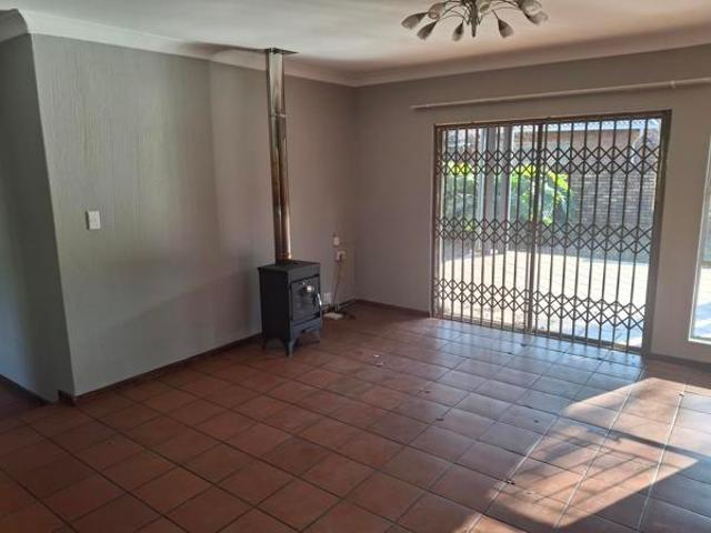 House for rent in Waterkloof, Gauteng
