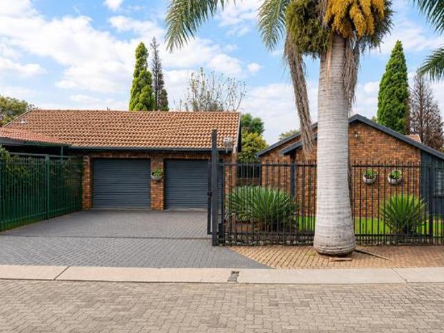 House for rent in Waterkloof, Gauteng