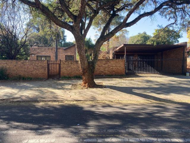 House for rent in Waterkloof, Gauteng